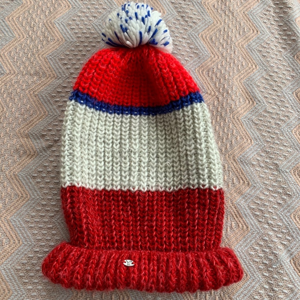 American Eagle pom hat